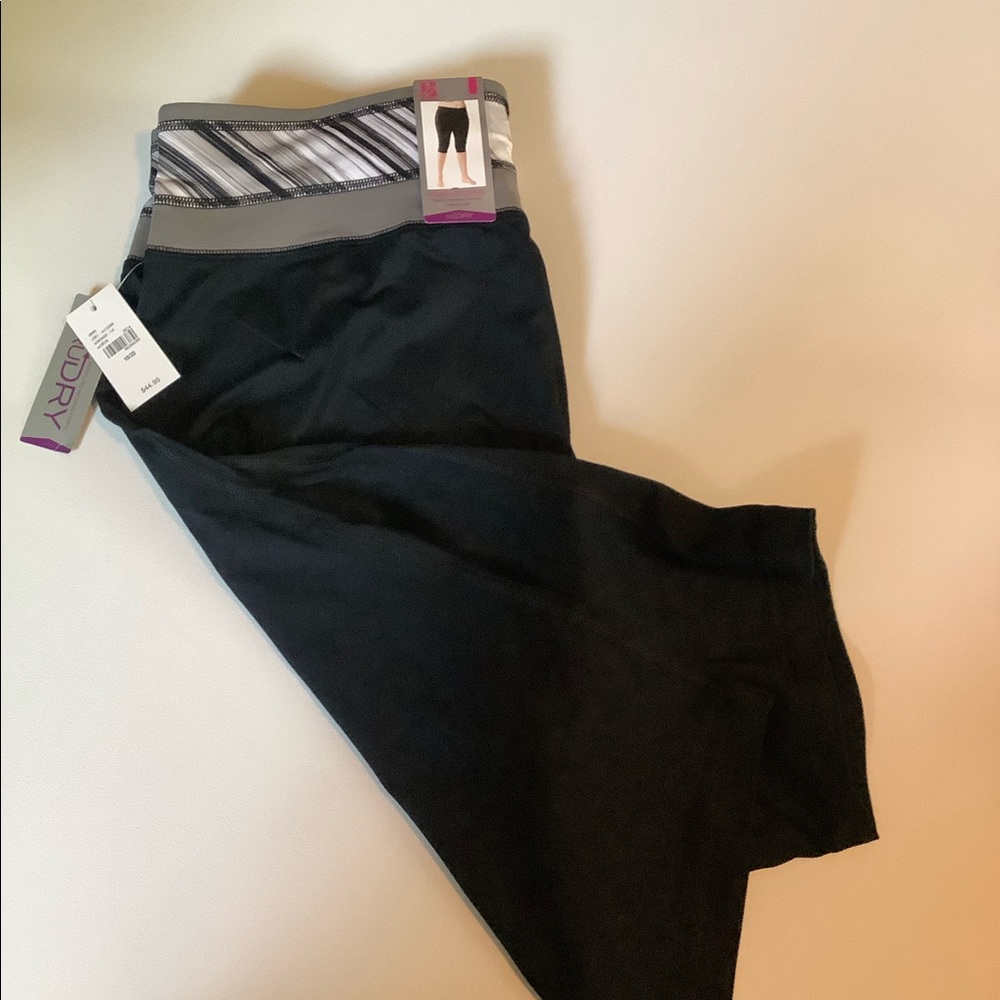 Lane Bryant XL Black Active Capri